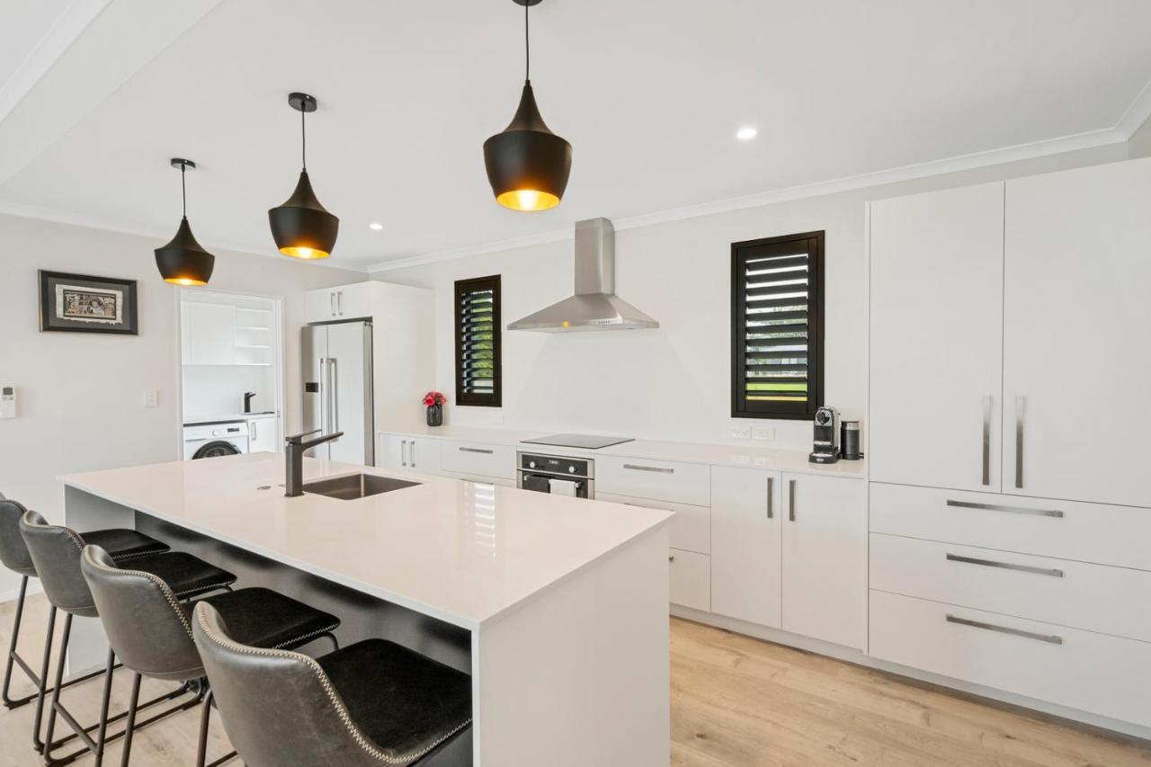 Pride Of Pinot - Martinborough Holiday Home Exterior photo